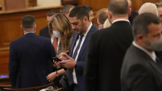 Парламентът прие изменение на решението си от вчера за налагане