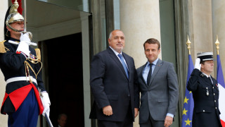 Очакваме френския президент Макрон през август