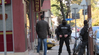 Откриха застрелян мъж в гараж