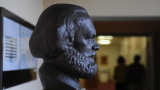 Юнкер: Не би трябвало да съдим Маркс за делата на почитателите му 