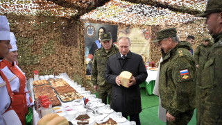 Президентът на Русия Владимир Путин обеща да укрепи армията и