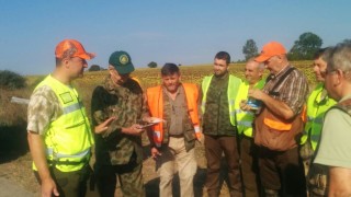 Ловци заплашват с протести заради мерките за чумата по свинете