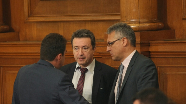 БСП обяви в неграмотност Кунева и останалите в МОН