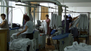 200 шивачки от Кърджали протестираха срещу ниското заплащане