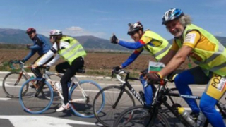 Българи минават 17 000 км до Рио на колела
