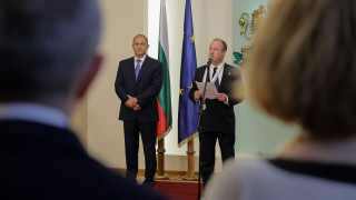 Президентът отличи с орден "Стара планина" посланик Рубин за особен принос и всеотдайна работа