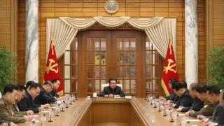Севернокорейският лидер Ким Чен ун обяви тържествено че страната му е