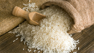 Индия обмисля да забрани голяма част от износа на ориз поради опасения от инфлация?