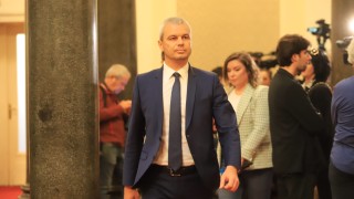 Интересно е защо ПП търсят подкрепа от четвъртата политическа сила