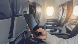 Истинската причина телефоните да са забранени по време на полет