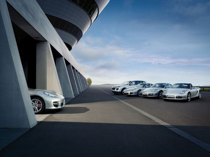 Porsche повдига завесата от Panamera
