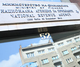 Даренията в България се увеличили с 1/3 за година