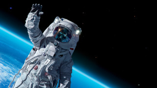 От мечти за милиарди долари до колапс на индустрията Космическият
