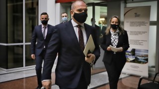 Намирам на бюрото си казус който служебното правителство не е