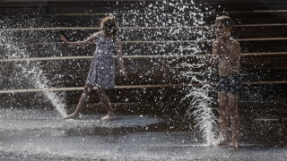 Днес облачността ще остане разкъсана около и след обяд