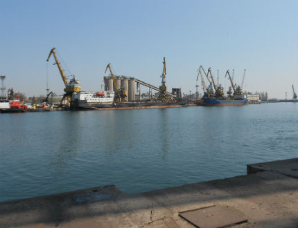 "Касторо сей" вече очаква старта на "Южен поток" на Бургаското пристанище