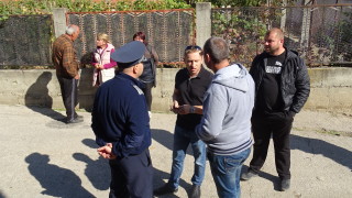 Напрежение възникна по обед пред избирателната секцията в благоевградското село