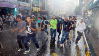 Властите в Малайзия „угасиха” забранен протест 