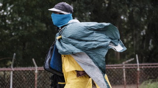 Ураганът Делта остави почти 400 000 американци от електричество Това съобщи