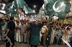 Пакистан изпъден от Британската общност