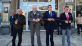 Министър Кралев и кметът на Пазарджик откриха обновената зала "Васил Левски"