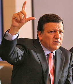 Барозу - хамелеонът на европейската политика