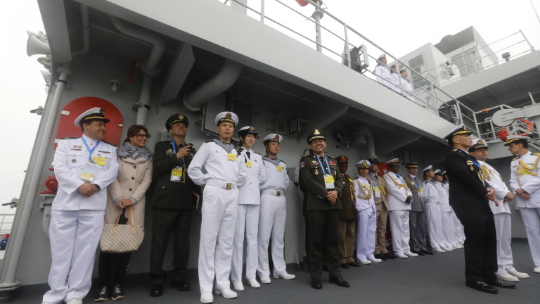 Китай съобщи, че Военноморските сили на азиатската държава са предупредили