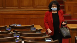 През последните няколко дни все по ярко се очертават различията в