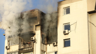 Пожар пламна в жилищен блок в столичния квартал Лозенец съобщава