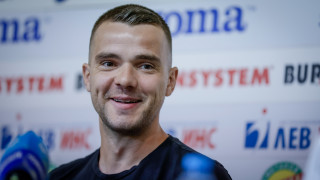 Нападателят на Левски Александър Колев получи наградата си за футболист