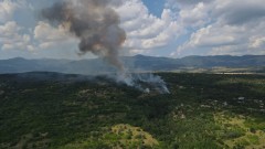 Пожар пламна във вилната зона в Казанлък