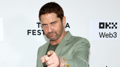 Джерард Бътлър на 56