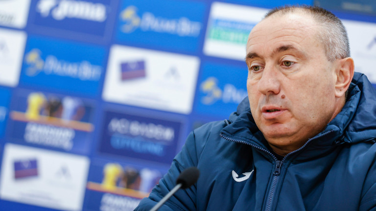 Треньорът на Левски - Станимир Стоилов заяви, че съобщи решението