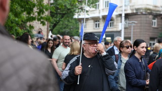 Сериозните проблеми пред управляващата сглобка е референдумът на Възраждане и