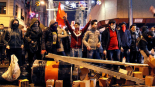 Полицията в Истанбул разпръсна със сълзотворен газ протест срещу следенето в интернет