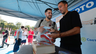 Бившият капитан на националния отбор Ивелин Попов говори пред каналите