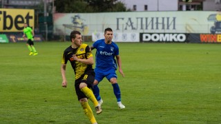 Звездата на Ботев Пловдив Тодор Неделев изправи косите на спортно техническия