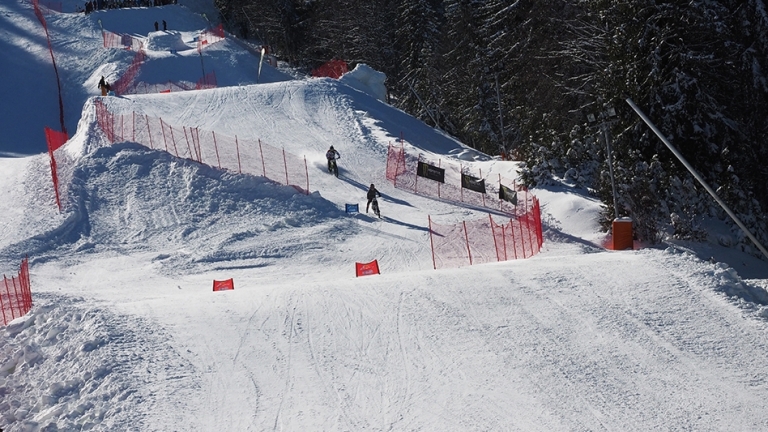 Децата между 7 и 18 години с безплатни карти за ски на Пампорово