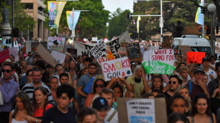 Рейтингът на австралийския министър председател Скот Морисън се срина на фонав