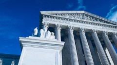 Върховният съд на САЩ отмени ограничения върху депортирането на мигранти в трети страни
