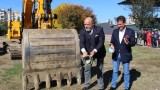 Министър Кралев даде старта на строителството на спортна зала в Пазарджик
