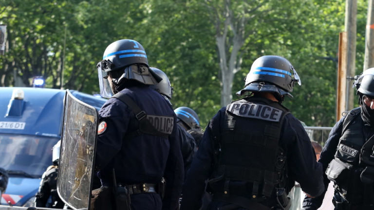 Въоръжен взе няколко души за заложници в Тулуза