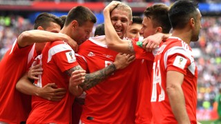 Русия 1 0 Саудитска Арабия 35′ И РУСНАЦИТЕ ПОИСКАХА