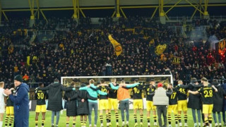 Защитникът на Ботев Ивайло Видев е с ботуш пише