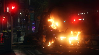 Напрежението по улиците на Дъблин продължи да нараства докато протестиращите