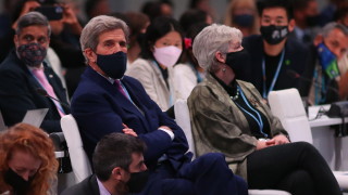 Американският пратеник по въпросите на климата Джон Кери настоя че