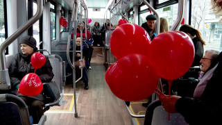 Романтично настроение завладя градския транспорт в Стара Загора По повод