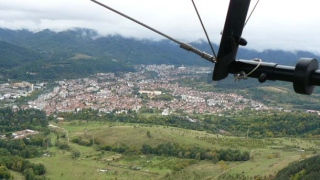 Мъж загина при инцидент с делтапланер, друг е тежко ранен