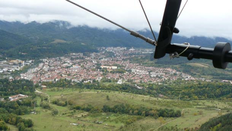 Мъж загина при инцидент с делтапланер, друг е тежко ранен