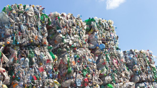 Британските домове и бизнеси рециклират много по малко пластмасови отпадъци отколкото